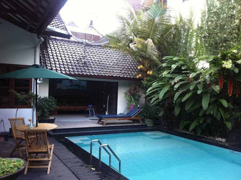 Guest house Griya Yunika 2*