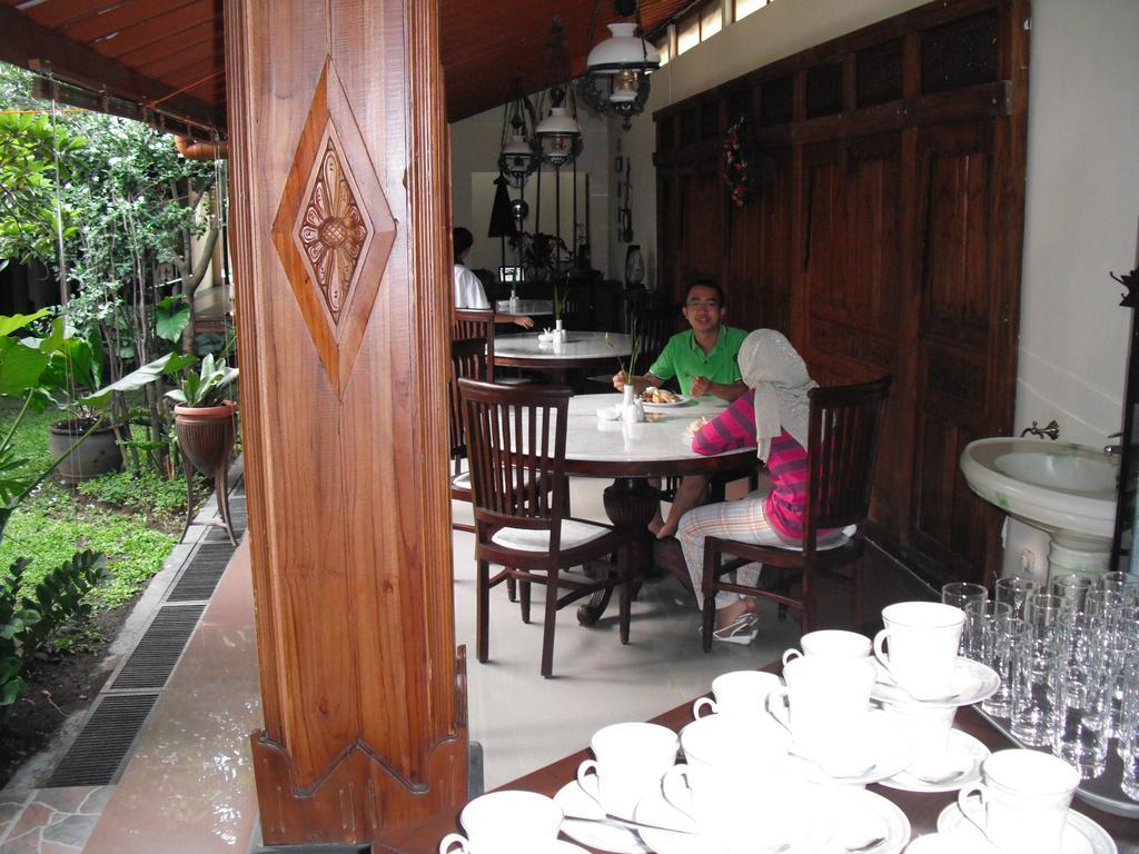 Griya Yunika Guest house 2*
