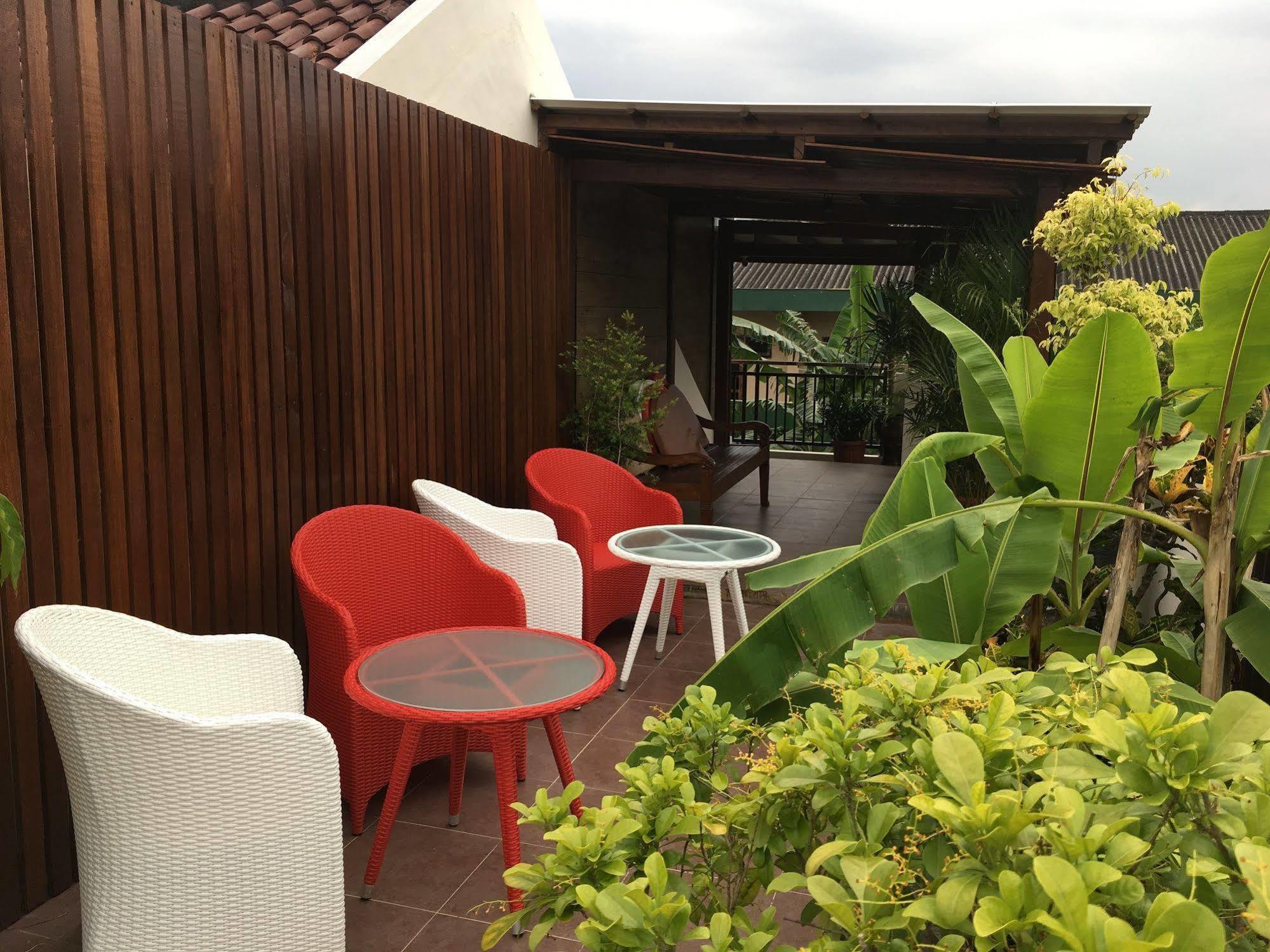 Guest house Griya Yunika 2*