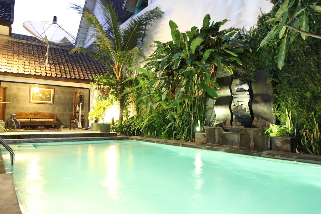 Guest house Griya Yunika 2*