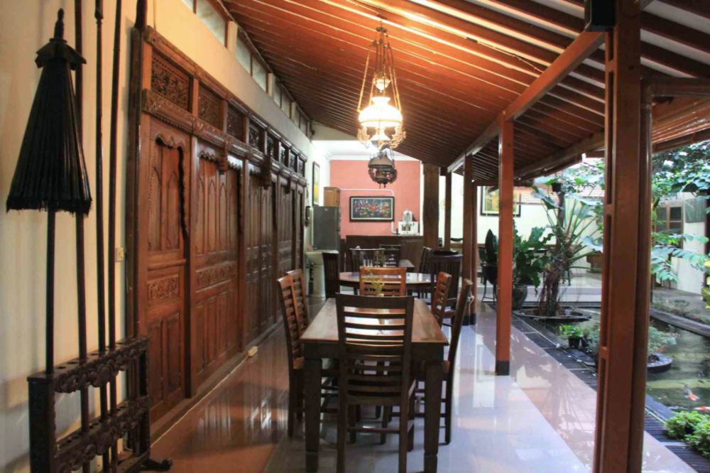 Guest house Griya Yunika 2*